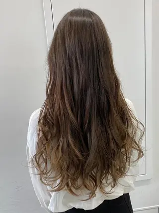 セミロング 公式 Ease by amble luxeのヘアスタイル