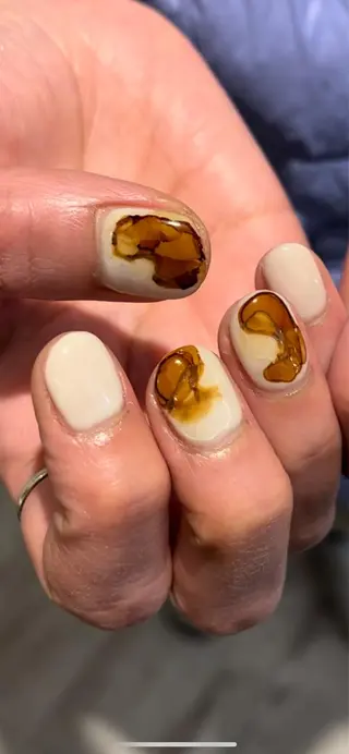 ネイル une／YUKINA 🫧大人nuanceのネイルデザイン