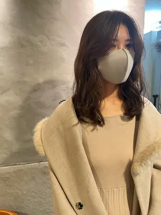 セミロング さの あやねのヘアスタイル