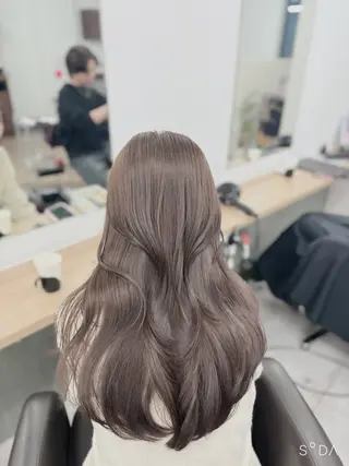 セミロング 外苑前NO.1艶髪 透明感カラーのヘアスタイル