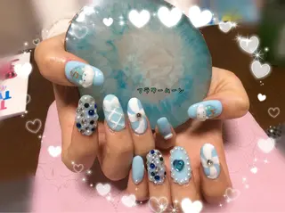 ネイル フラワー ムーンのネイルデザイン