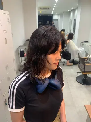 セミロング カラー little 小濱彰太のヘアスタイル