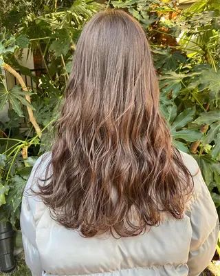 セミロング カラー GiseL アンリのヘアスタイル