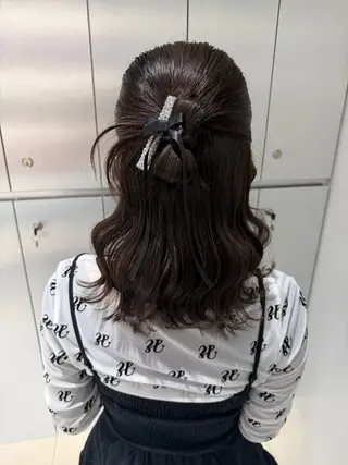 ヘアアレンジ ヘアセット🎀耳つぼ 👂💎MONAMIのヘアスタイル