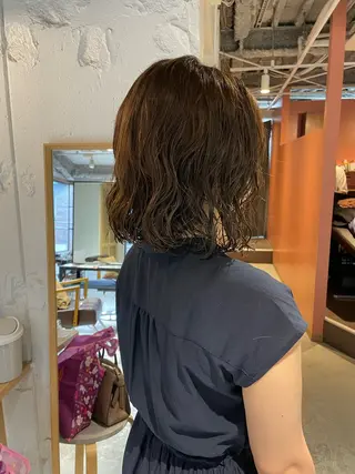 ミディアム カラー パーマ レイヤー×初 パーマ|hinakoのヘアスタイル