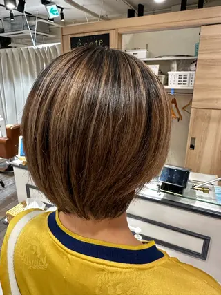 ショート カラー 岡本 葵のヘアスタイル