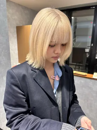 ショート 🌐NATSUMI 🌐【寒色カラー】のヘアスタイル