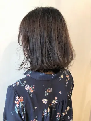 ミディアム カラー 安藤 佑衣のヘアスタイル