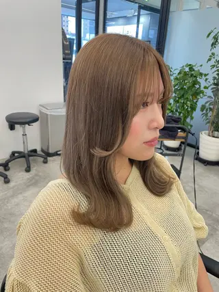 セミロング カラー KANGOLSALON 富山セントラル所属・松井 亜美のヘアスタイル