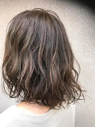 ミディアム カラー パーマ vato マンツーマンサロンのヘアスタイル