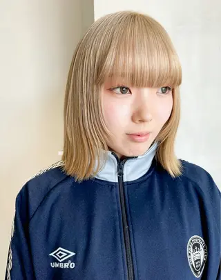 ミディアム カラー Qin share salon 原宿店所属・🫧艶ハイトーン 特化🫧ライヤのヘアスタイル