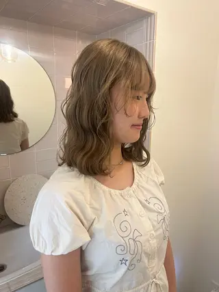 カラー 藤原 美羽のヘアスタイル