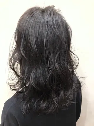 ミディアム カラー 小野 遥南のヘアスタイル