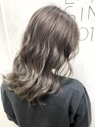 ミディアム カラー OAK溝の口 𖠋SHINYAのヘアスタイル