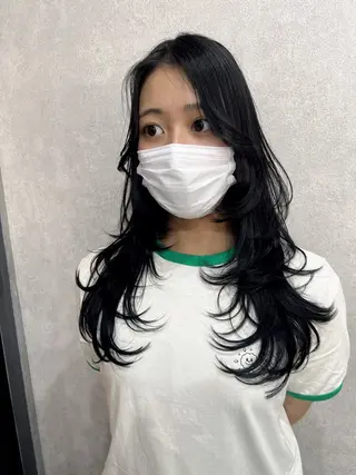 ロング maya レイヤーカットのヘアスタイル