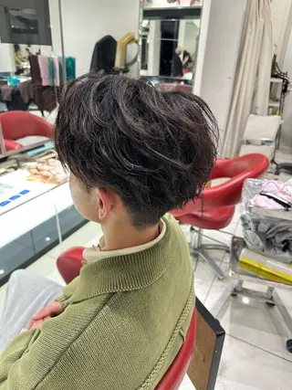 ショート パーマ メンズ 築山 寿輝也のヘアスタイル