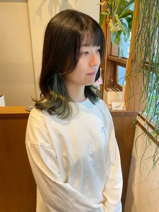 セミロング カラー ENIF ヤマグチアツコのヘアスタイル
