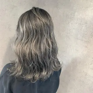 セミロング R/🤎 パーマ＆ブリーチ🔥のヘアスタイル