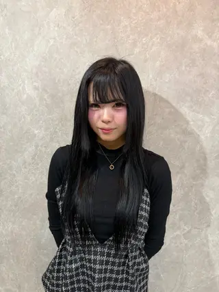 ロング Colore（コローレ）所属・顔タイプ/ダブルカラ ー/りりかのヘアスタイル