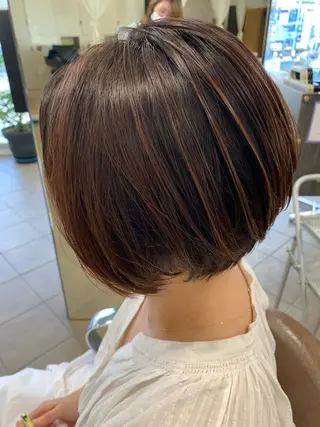 ショート Ripps長居所属・メテオ ／ヘアカラー 西川菜実のヘアスタイル