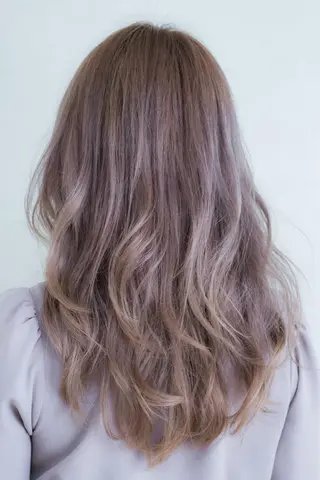 セミロング カラー パーマ ブレス渡辺 康介のヘアスタイル