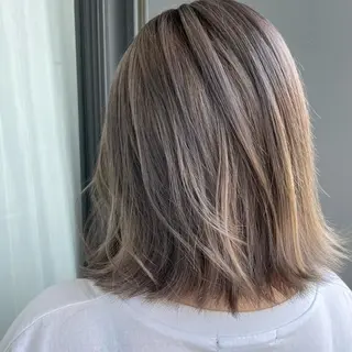 ミディアム ブリーチ毛矯正.髪質 改善.髪にドラマをのヘアスタイル