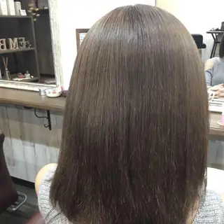 ミディアム カラー embrace エンブレイスのヘアスタイル