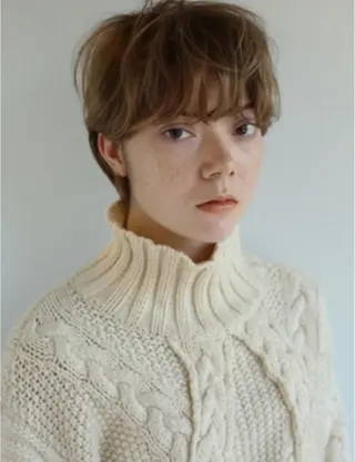 ショート カラー ボブ／レイヤー／艶 🦕risa  森下のヘアスタイル