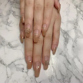 ネイル はな💎ネイル ワンホン、長さ出しのネイルデザイン