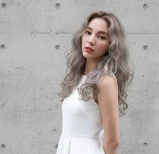 ロング 🌼U24 ヘアデザインラボのヘアスタイル