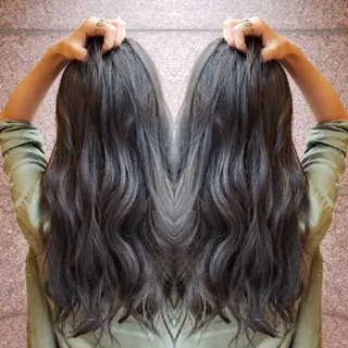 ロング カラー EMANON名古屋所属・美谷添（ミヤゾエ） まどか大人ヘアサロンのヘアスタイル