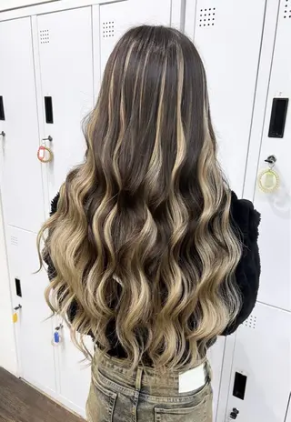 ロング カラー 🧠U-topia 西村彩🧠のヘアスタイル