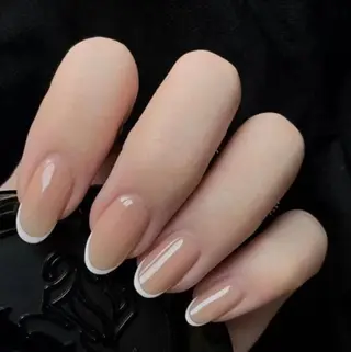 ミディアム R NAILSALONのネイルデザイン