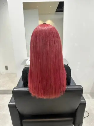 セミロング Kro ハイトーン×ブリーチのヘアスタイル