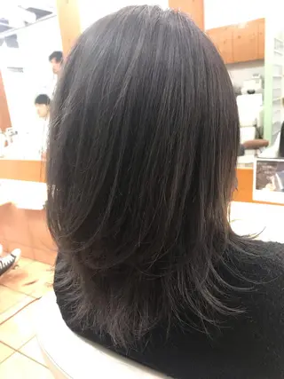 ミディアム カラー レイヤーカット・ 縮毛矯正 星野のヘアスタイル