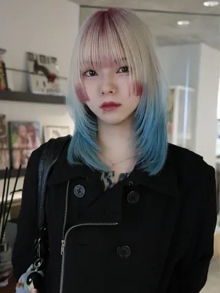 セミロング カラー レイヤー/ハイトーン 🧬ituku🧬のヘアスタイル