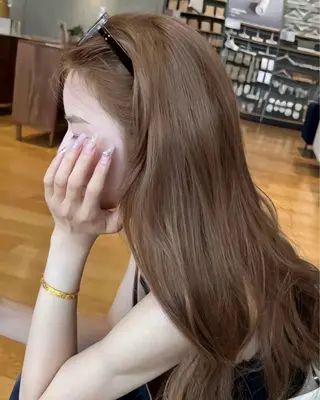 カラー ❤️ブリーチなし💚 ダブルカラー平野実花のヘアスタイル