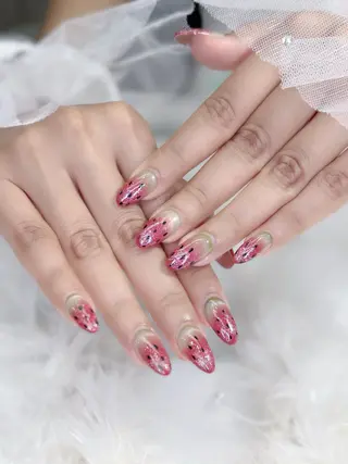 ミディアム カラー Bibi beauty spa Osaka所属・Chann Channのネイルデザイン