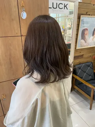 ミディアム 透明感color吉田 沙羅のヘアスタイル