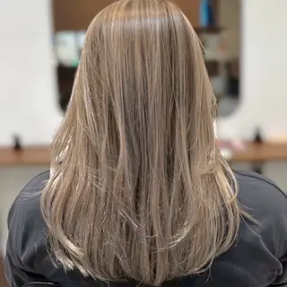 ミディアム 坂本 璃里杏のヘアスタイル