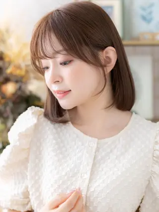 ミディアム 透明感カラー🫧胸元 彩那🩰ྀིのヘアスタイル