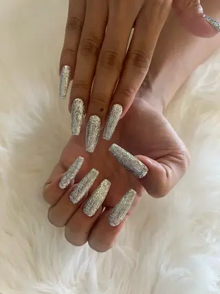 ネイル RÊVIA所属・RÊVIA (レヴィア)のネイルデザイン