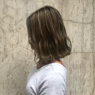 ミディアム Zina渋谷エリア マネージャShionのヘアスタイル