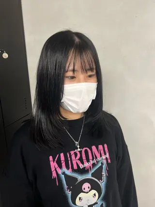 セミロング カラー 小森聖奈 韓国風レイヤーカットのヘアスタイル