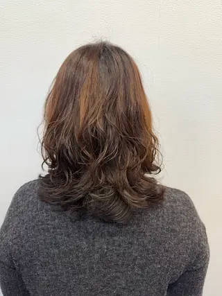 セミロング パーマ 艶カラー🕊️ ✴︎Yukari✴︎のヘアスタイル