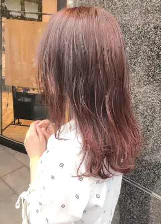 ミディアム ﾊｲﾄｰﾝ/ｶﾗｰ/ 用賀/稲若健太郎のヘアスタイル