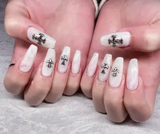 ネイル R inのネイルデザイン