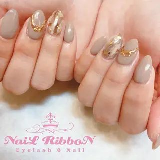 ネイル ネイルリボン 受付スタッフのネイルデザイン