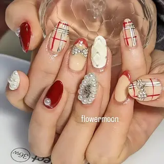 ネイル フラワー ムーンのネイルデザイン
