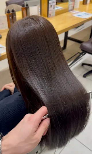 セミロング カラー Laulu 佐藤壮也のヘアスタイル